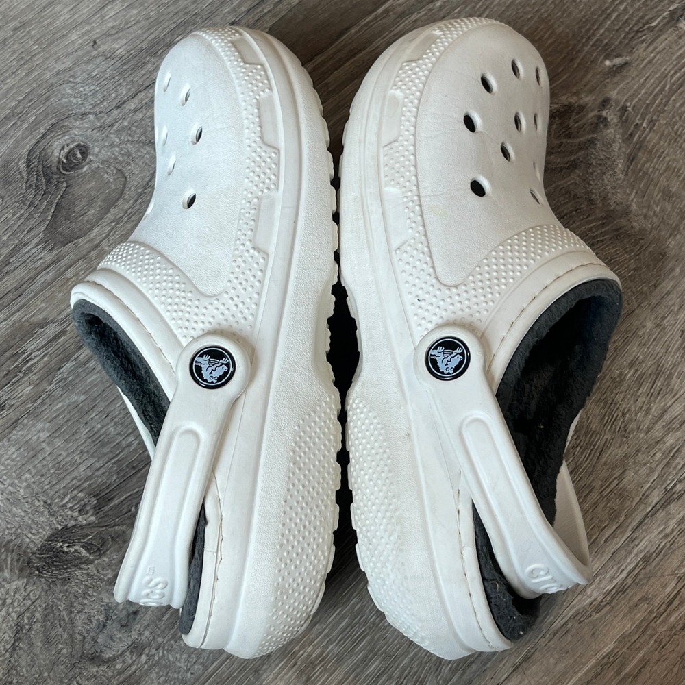 Crocs Classic Lined Clog White Charcoal Grey Fuzzy Warm Women 7 Men 5